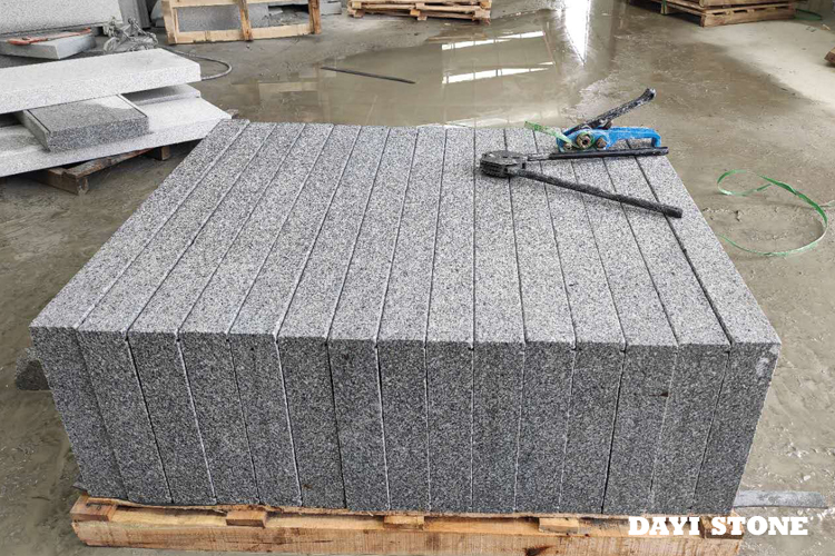 Coping Light Grey Granite G603-10 Top and long edges Bushhammered whit water groove 100x30x8cmx15cm - Dayi Stone
